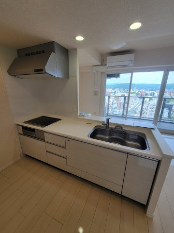 プレミスト盛岡駅前ＧＡＴＥ‐ＴＯＷＥＲのキッチン