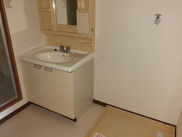 玲巧－ハイツ２の洗面所