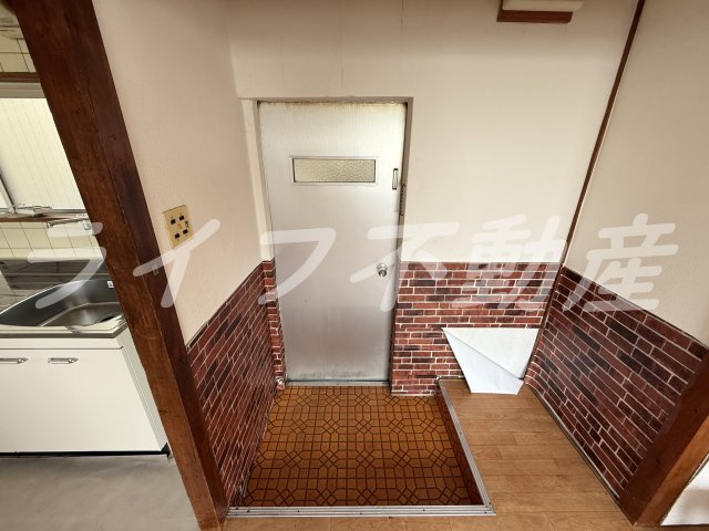 セントラルパークビルの玄関|明るい玄関です