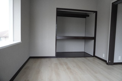 【洋室】 | Ube Sky Hills | 明るい洋室です