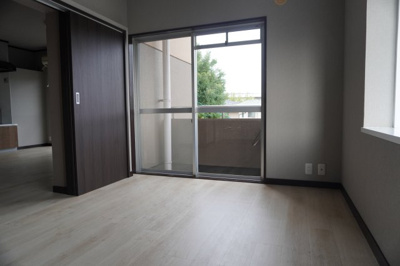 【洋室】 | Ube Sky Hills | バルコニーもあります