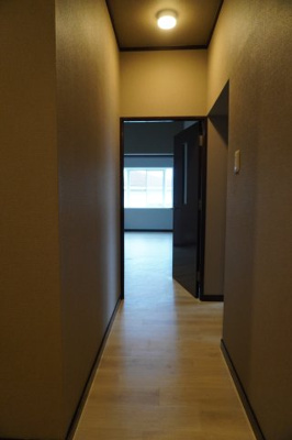 【設備】 | Ube Sky Hills | 廊下は人感センサーになっています