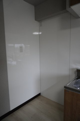 【居間・リビング】 | Ube Sky Hills | 冷蔵庫を置くスペースです