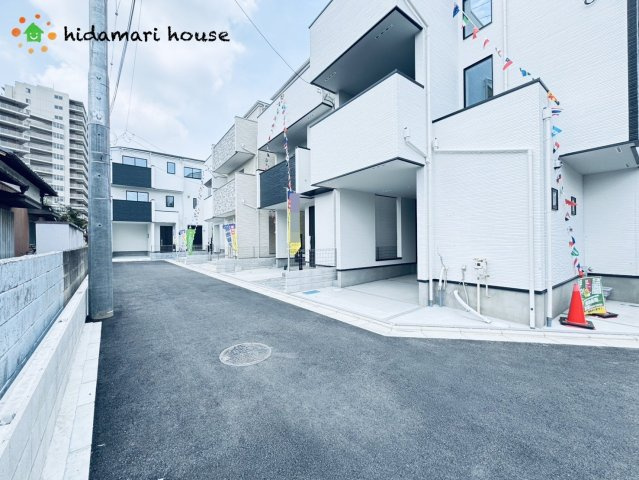 北区宮原町⑥　新築戸建　ミラスモシリーズ02の前面道路含む現地写真