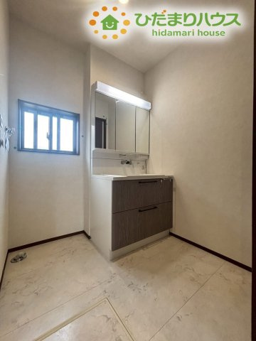 熊谷市上之　第8期　新築一戸建て　ワイウッドコート　04の独立洗面台