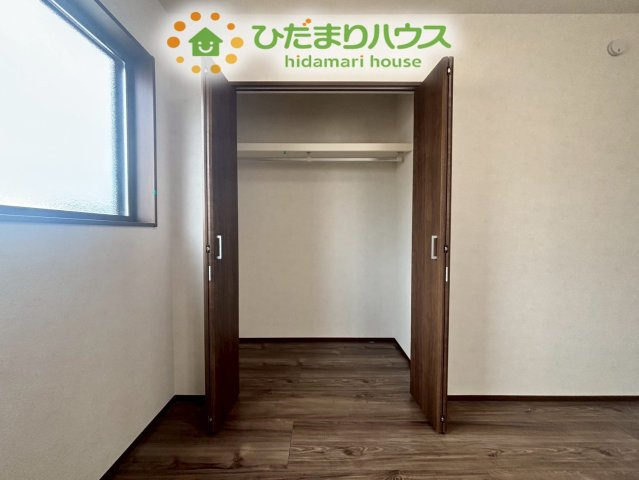 熊谷市上之　第8期　新築一戸建て　ワイウッドコート　04の収納|クローゼットが完備されているため、自分でお片付けをする習慣も身につきそうですね！