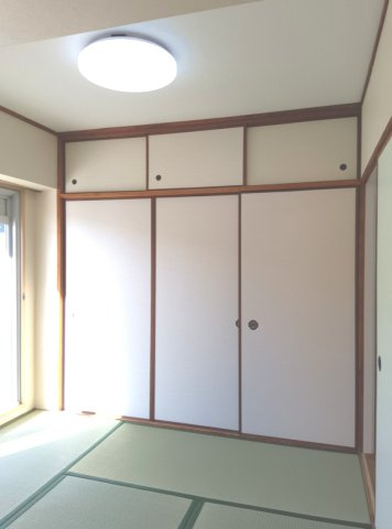 岡本センチュリーマンションの和室