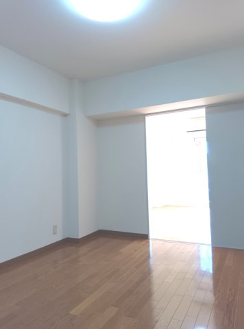 岡本センチュリーマンションの居間・リビング