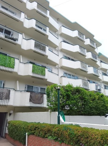 岡本センチュリーマンションの外観