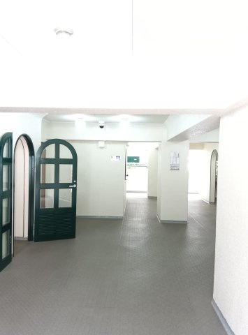 岡本センチュリーマンションのエントランス