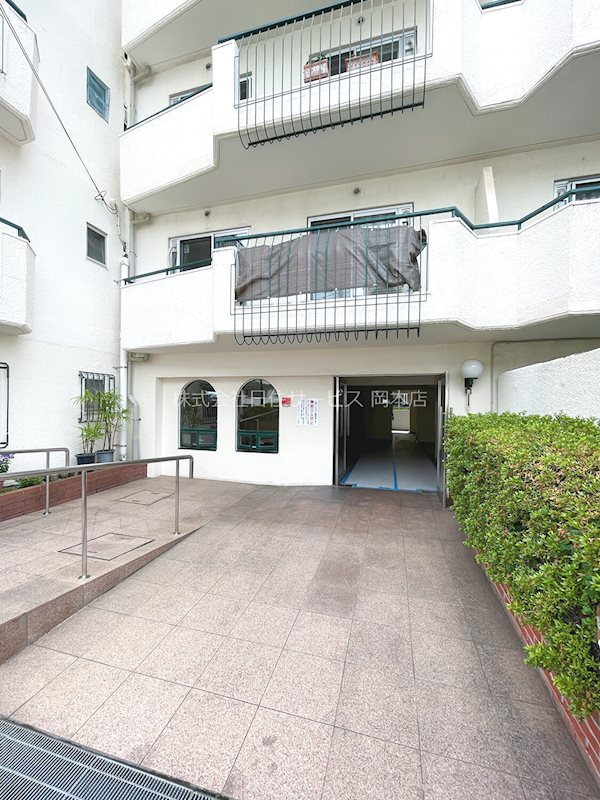 岡本センチュリーマンションの外観