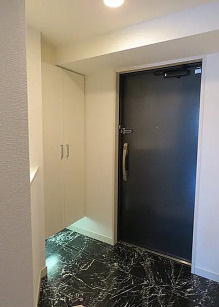 カスタリア堺筋本町の玄関