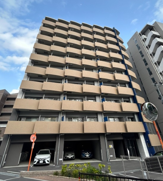 プレサンス江坂ベルフィーヌの外観