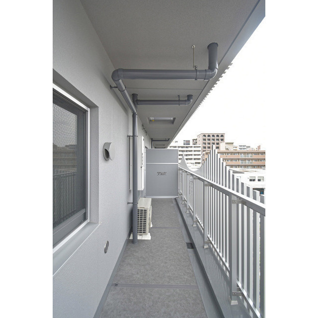 TOPAZ江坂のバルコニー