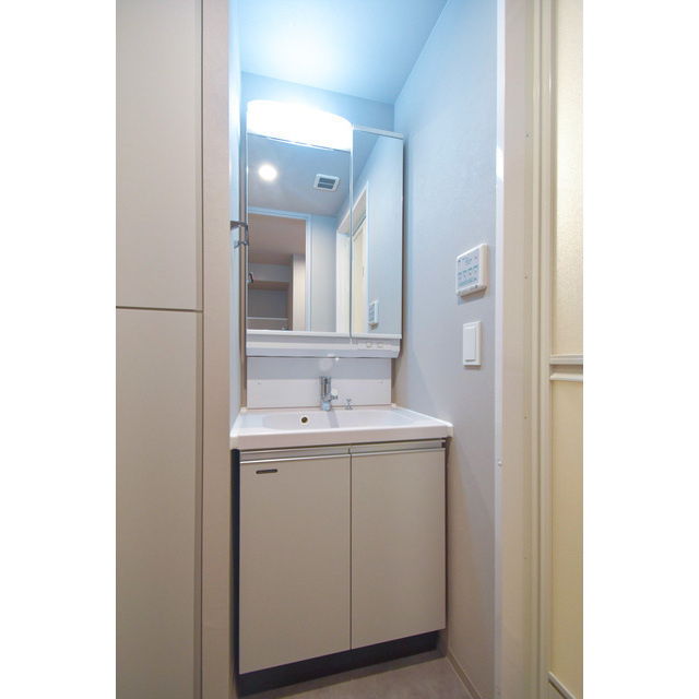 TOPAZ江坂の洗面所