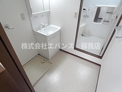 【洗面所】 | ボナール小山１ | 広い洗面スペース