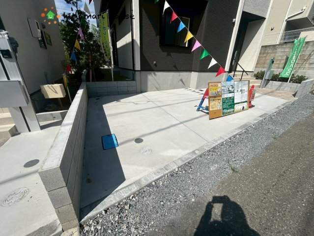 見沼区大和田町　新築戸建　TIARA01の駐車場