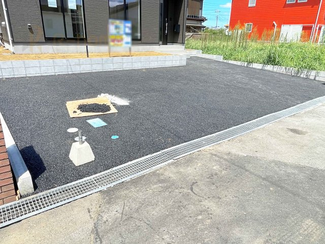 牛久市岡見町第4　新築戸建て　1号棟の駐車場|カースペースは2台お停めいただけます♪