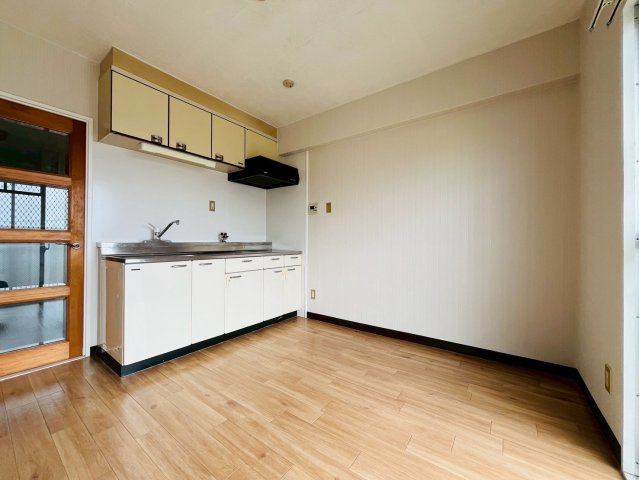 シャトラン藤江の居間・リビング