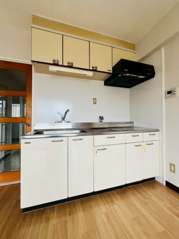 シャトラン藤江のキッチン