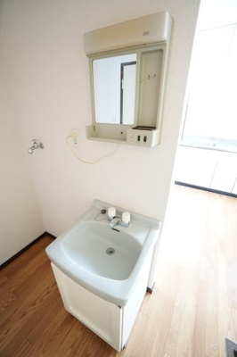 【独立洗面台】 | ウエストハイツⅡ | ※同物件・反転タイプの写真です。