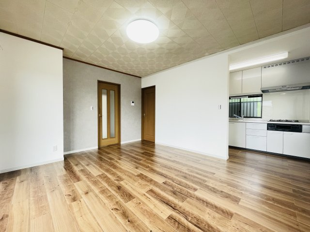 【居間・リビング】 | 本庄市今井　中古戸建