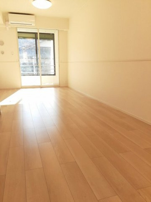 【居間・リビング】 | ルミネスⅢ | 居間です