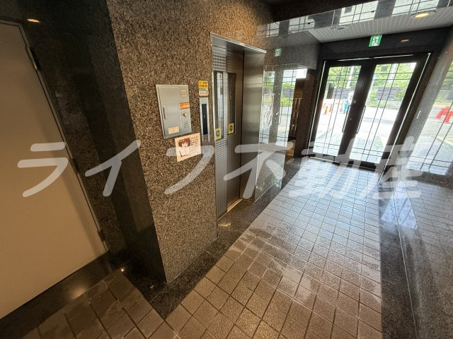 ファースト・ネットのエントランス|落ち着いたエントランスです