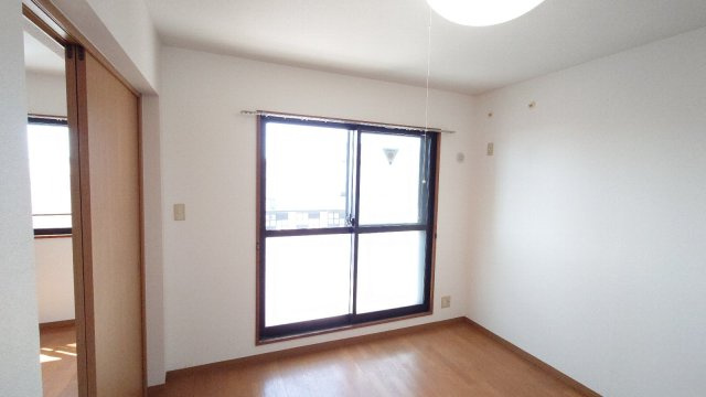 マロンフィールド美しが丘の洋室