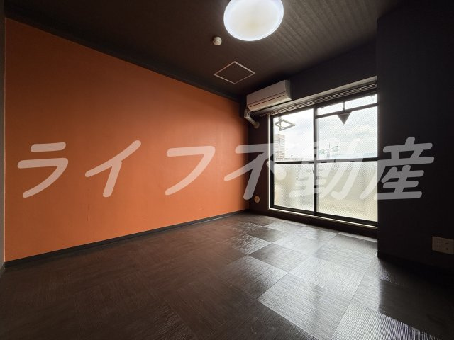 ファースト・ネットの洋室|落ち着いた色調の洋室です