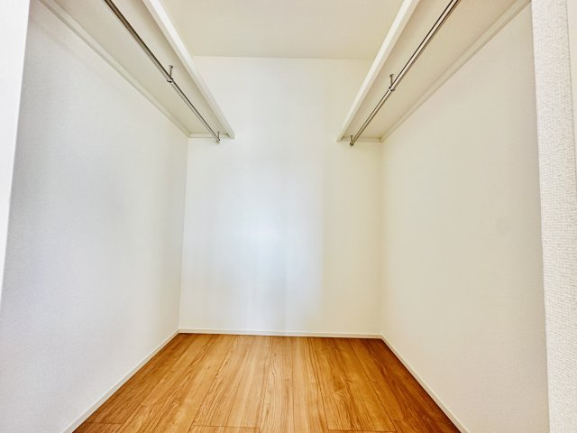 平塚市南金目  1号棟 11期の収納