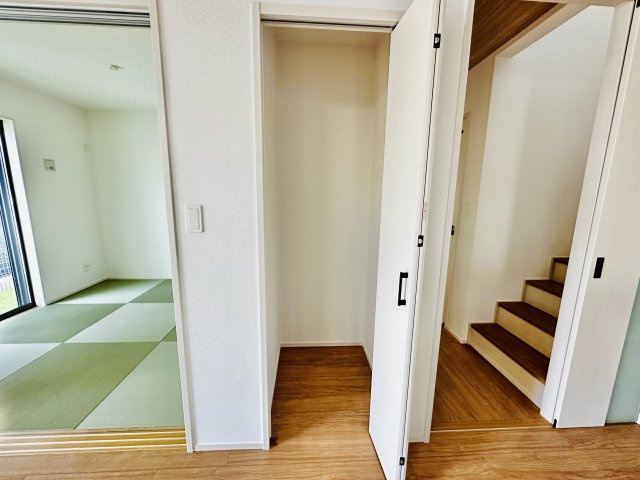 平塚市南金目  1号棟 11期の収納