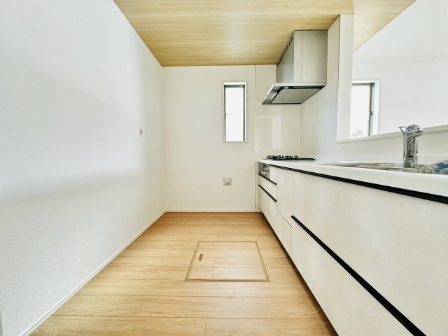 平塚市南金目  1号棟 11期のキッチン