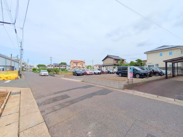 リーブルガーデン西高山町の前面道路含む現地写真