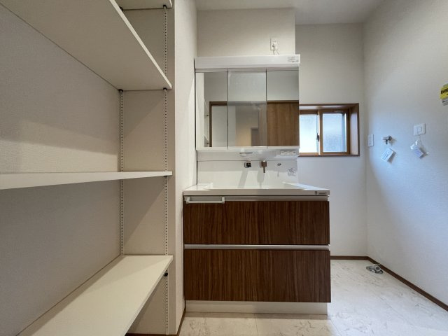 【独立洗面台】 | 熊谷市上之第8期　ワイウッドコート　新築戸建　全8区画　3号棟