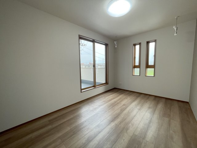 【洋室】 | 熊谷市上之第8期　ワイウッドコート　新築戸建　全8区画　3号棟