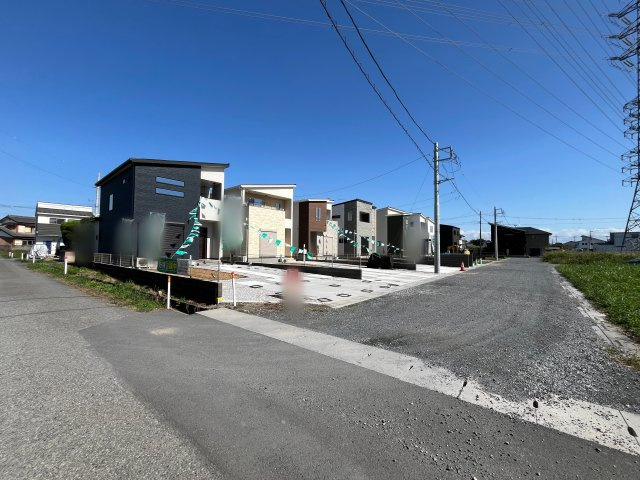 【前面道路含む現地写真】 | 熊谷市上之第8期　ワイウッドコート　新築戸建　全8区画　3号棟 | 10/17撮影