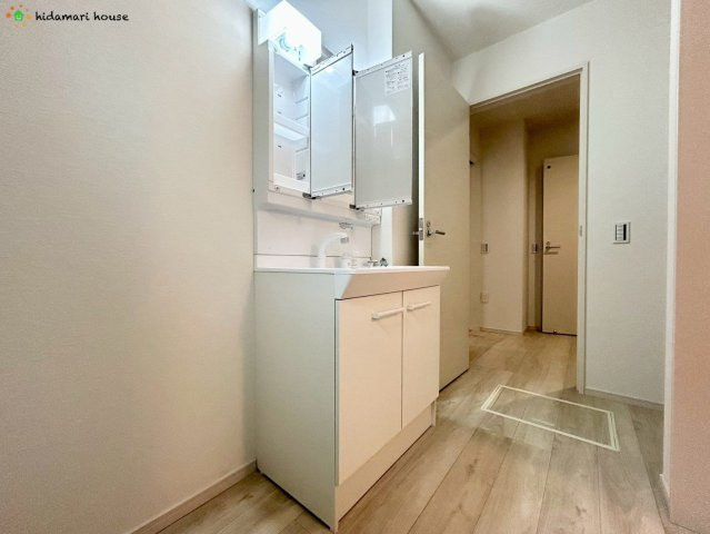 見沼区蓮沼8期　新築戸建　ずっとプラス01の独立洗面台