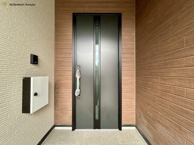 見沼区蓮沼8期　新築戸建　ずっとプラス01の玄関
