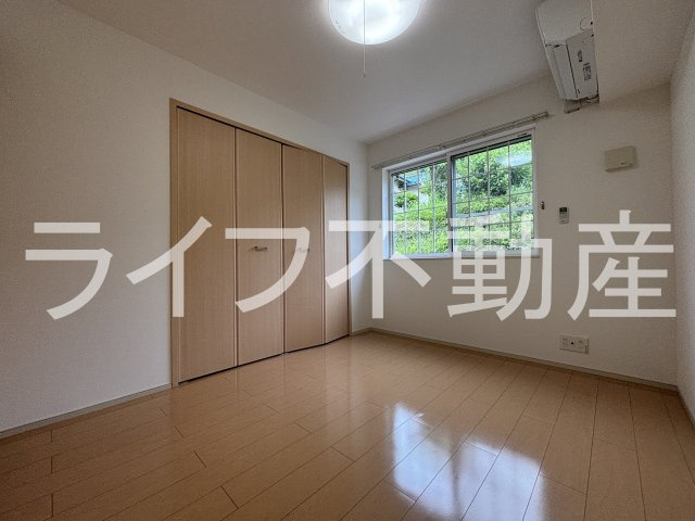 エミュール5の寝室|落ち着いて過ごせるお部屋なので、寝室にいかがでしょうか