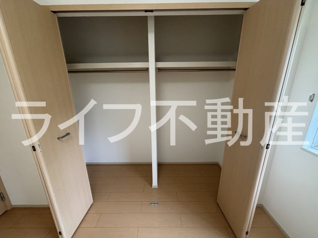 エミュール5の収納|ちょっとした収納スペースも充実しています
