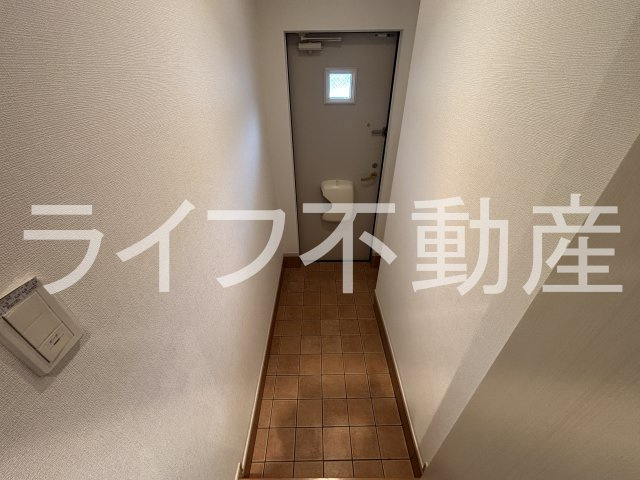エミュール5の玄関|明るい玄関です