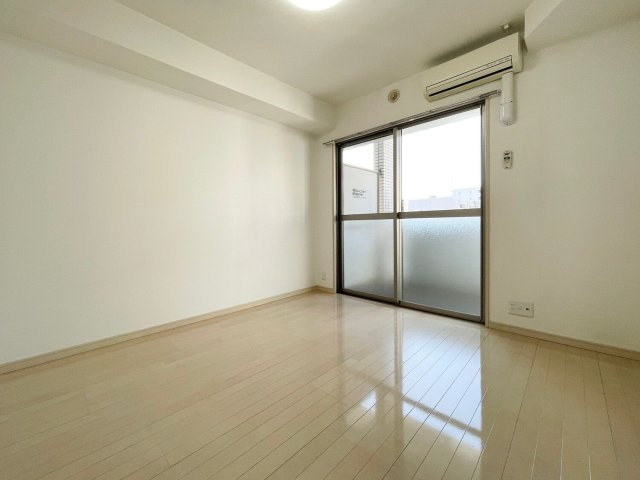 グランドシャルマン博多駅前の居間・リビング