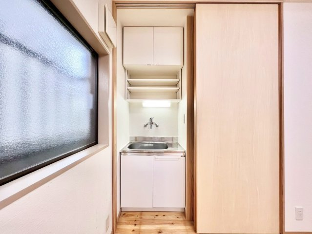 世田谷区北烏山6丁目　中古戸建のキッチン|ご内見希望・資料請求などお気軽にお問い合わせ下さい！
03-5990-5201