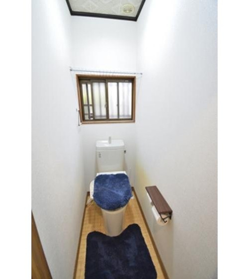 【トイレ】 | 1帖のトイレは圧迫感がございません。