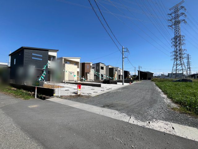 【前面道路含む現地写真】 | 熊谷市上之第8期　ワイウッドコート　新築戸建　全8区画　4号棟 | 10/17撮影
