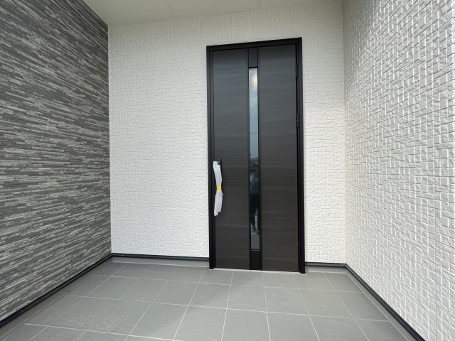 【玄関】 | 熊谷市上之第8期　ワイウッドコート　新築戸建　全8区画　4号棟