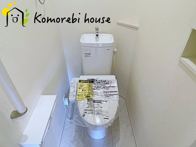 北本市本宿6丁目　3期　新築一戸建て　ブルーミングガーデン　01のトイレ