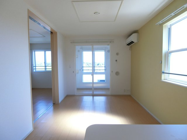 リュミエール・デュ・ソレイユＡの居間・リビング