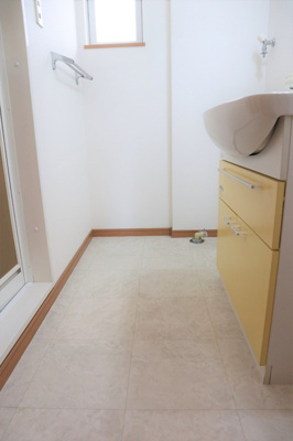 【居間・リビング】 | プロニティヴィラＢ | ゆったりとした居間です